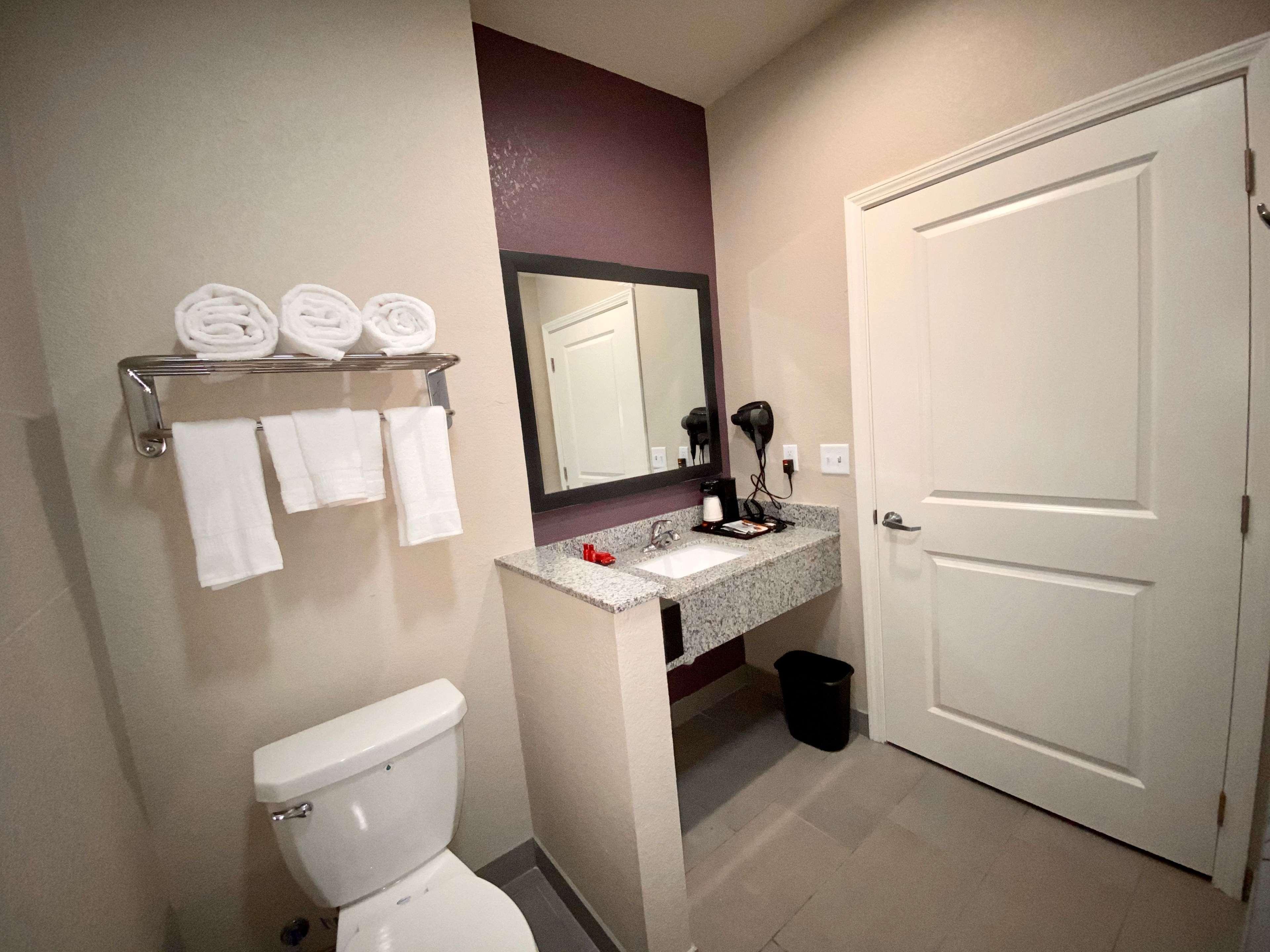 Surestay Plus Hotel By Best Western Ada Екстериор снимка