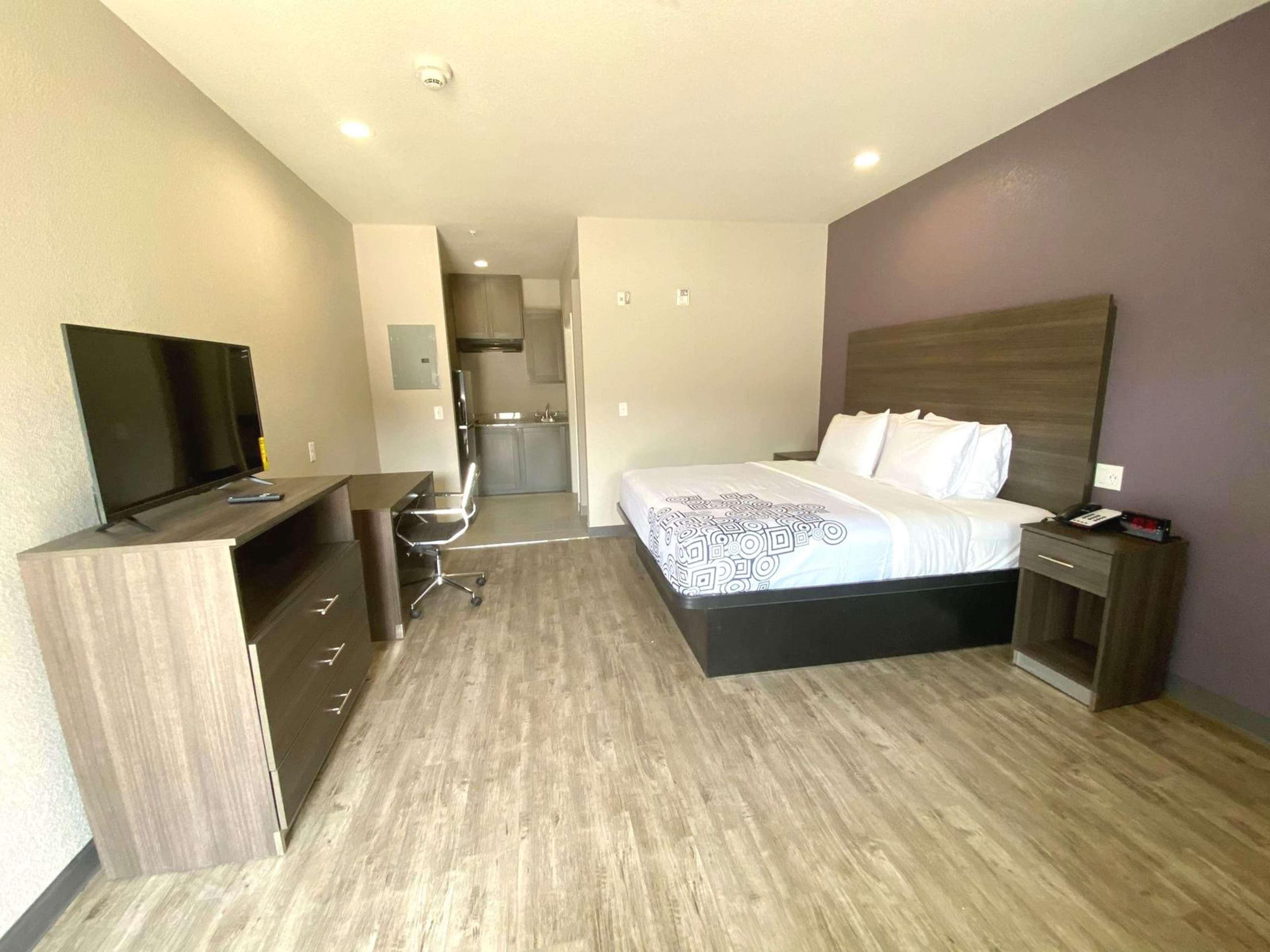 Surestay Plus Hotel By Best Western Ada Екстериор снимка