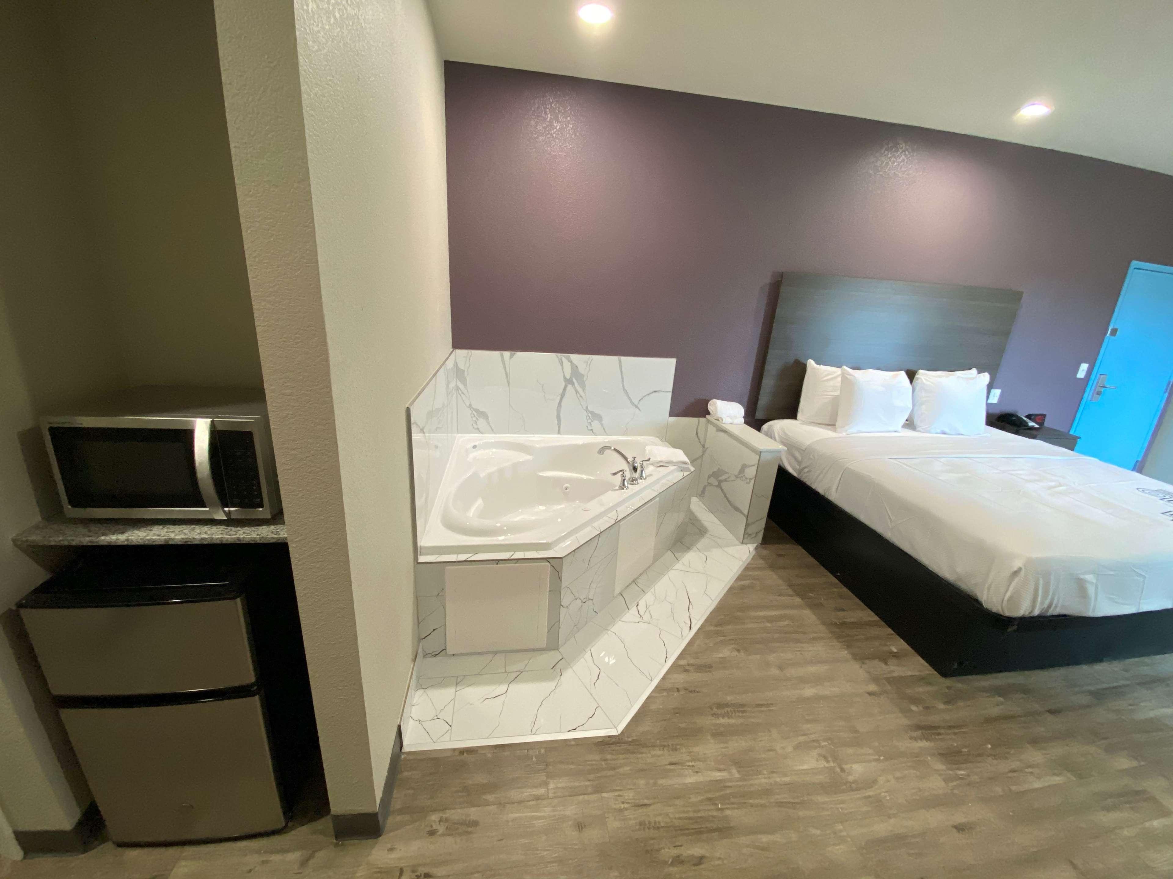 Surestay Plus Hotel By Best Western Ada Екстериор снимка